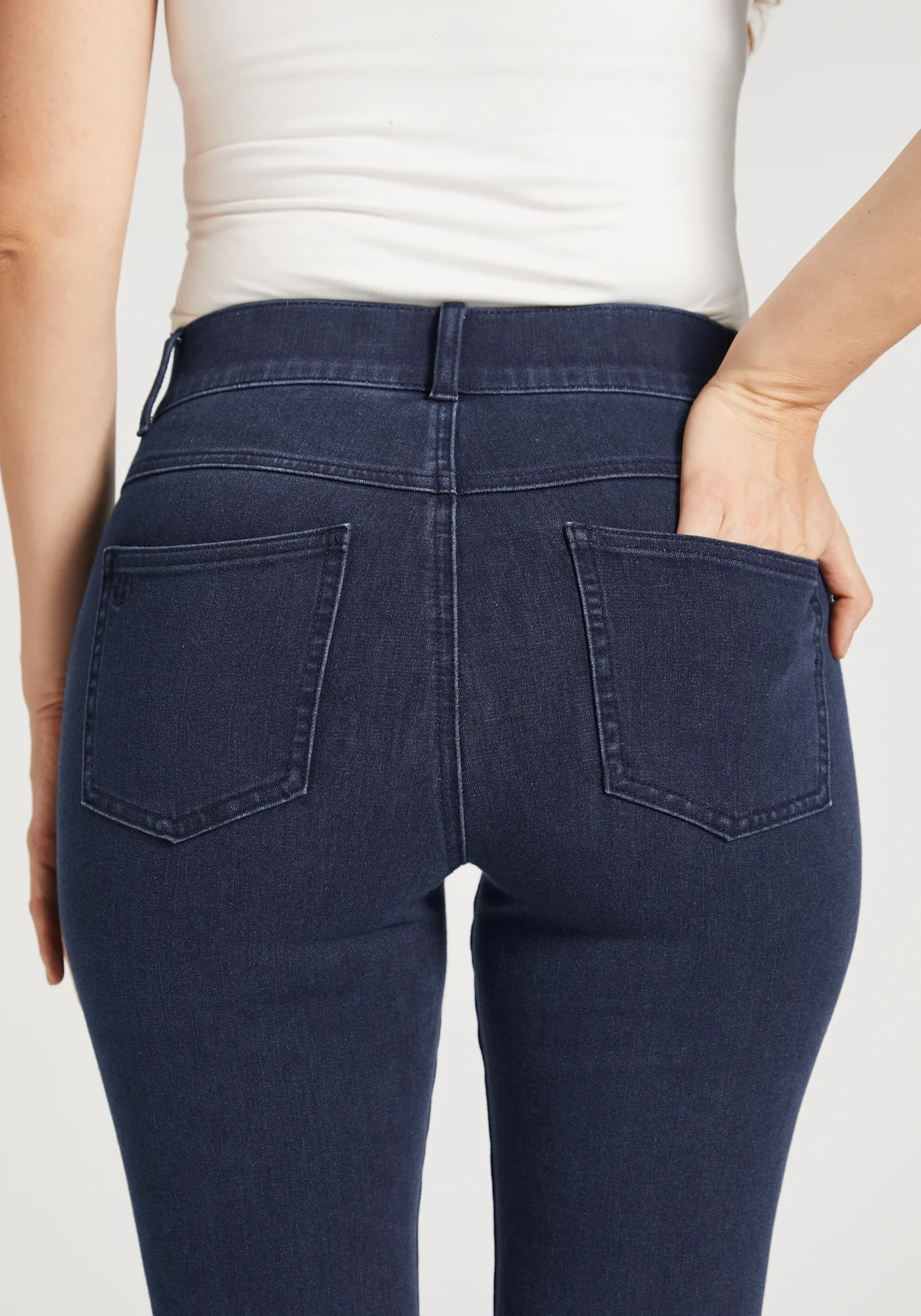 Signature Mid-Rise Denim | Skinny (Dark Indigo) - Final Sale - Image 4