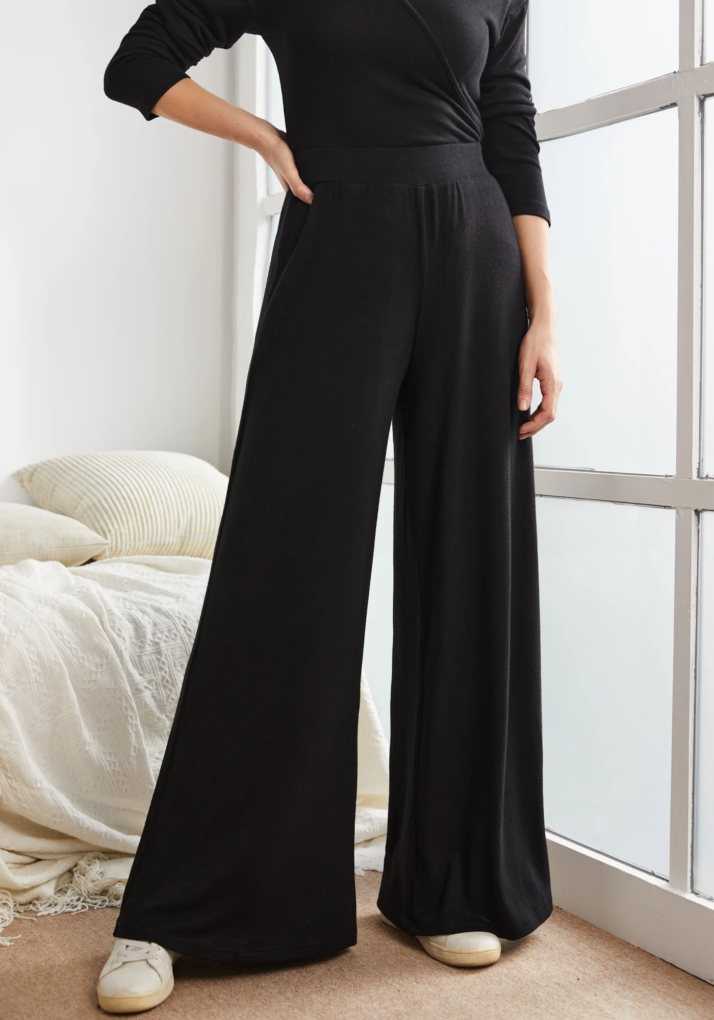 UltraEase Wide Leg Lounge Pant (Black) - Image 3